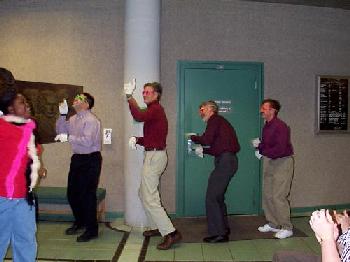 PhyXmas99-27.jpg 14.9K