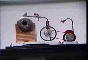Steam engine powers light bulb